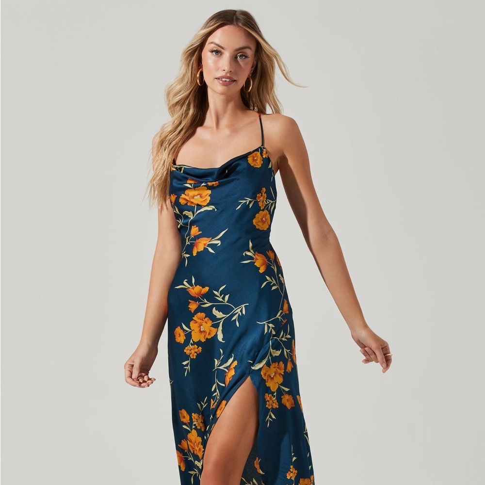 ASTR THE LABEL GAIA FLORAL MIDI DRESS
